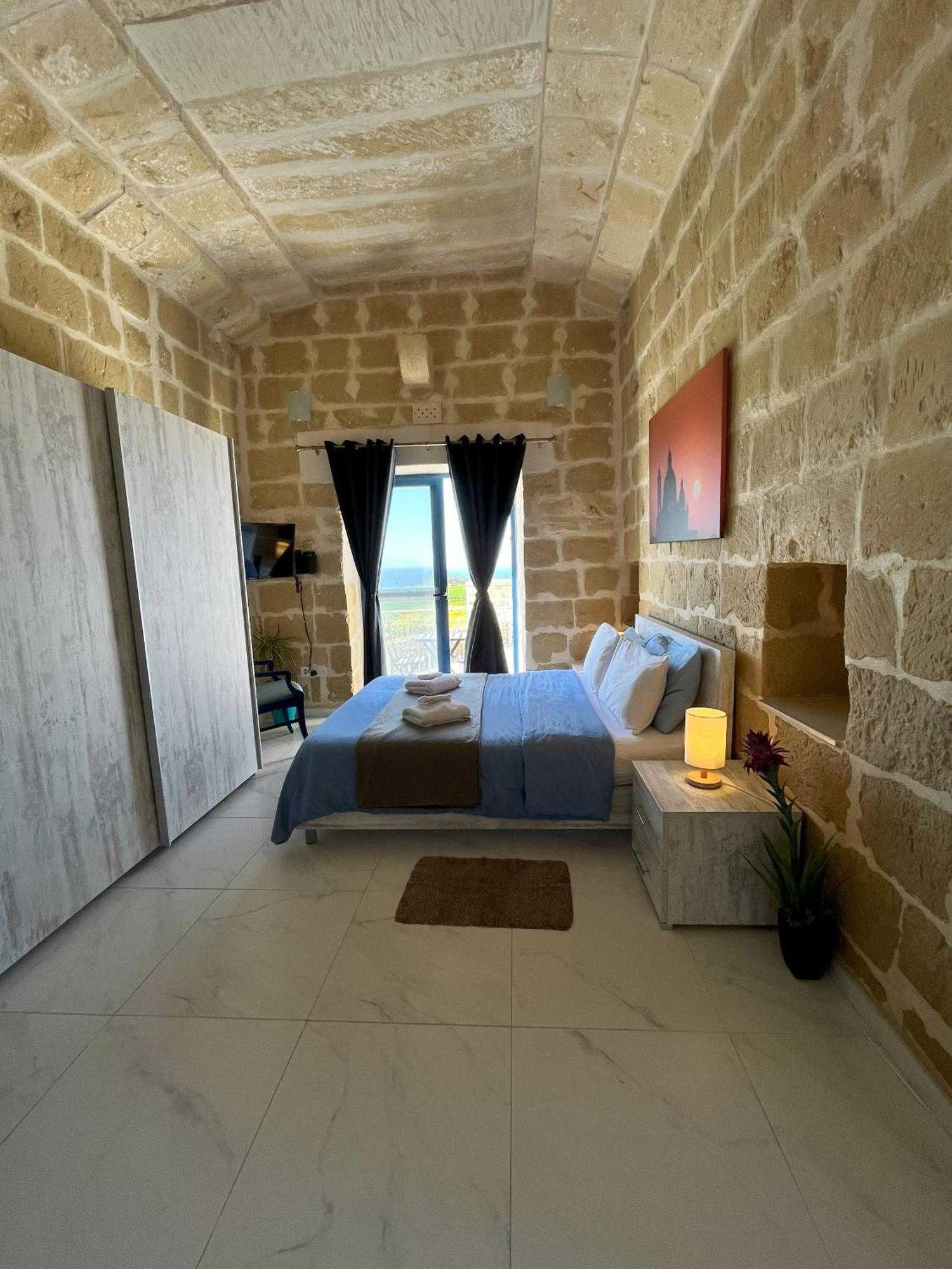 Fiftyfour West Boutique Living Bed and Breakfast Għarb Εξωτερικό φωτογραφία