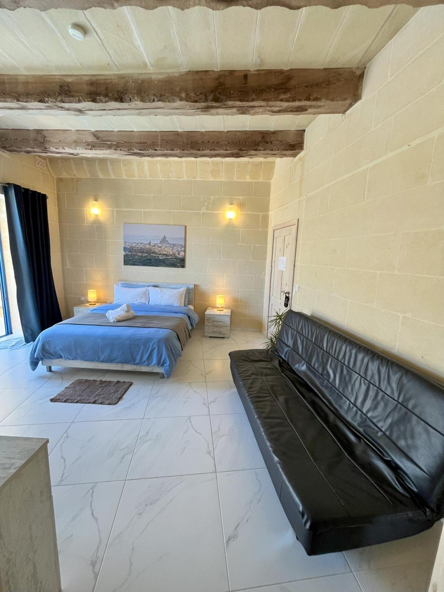 Fiftyfour West Boutique Living Bed and Breakfast Għarb Εξωτερικό φωτογραφία