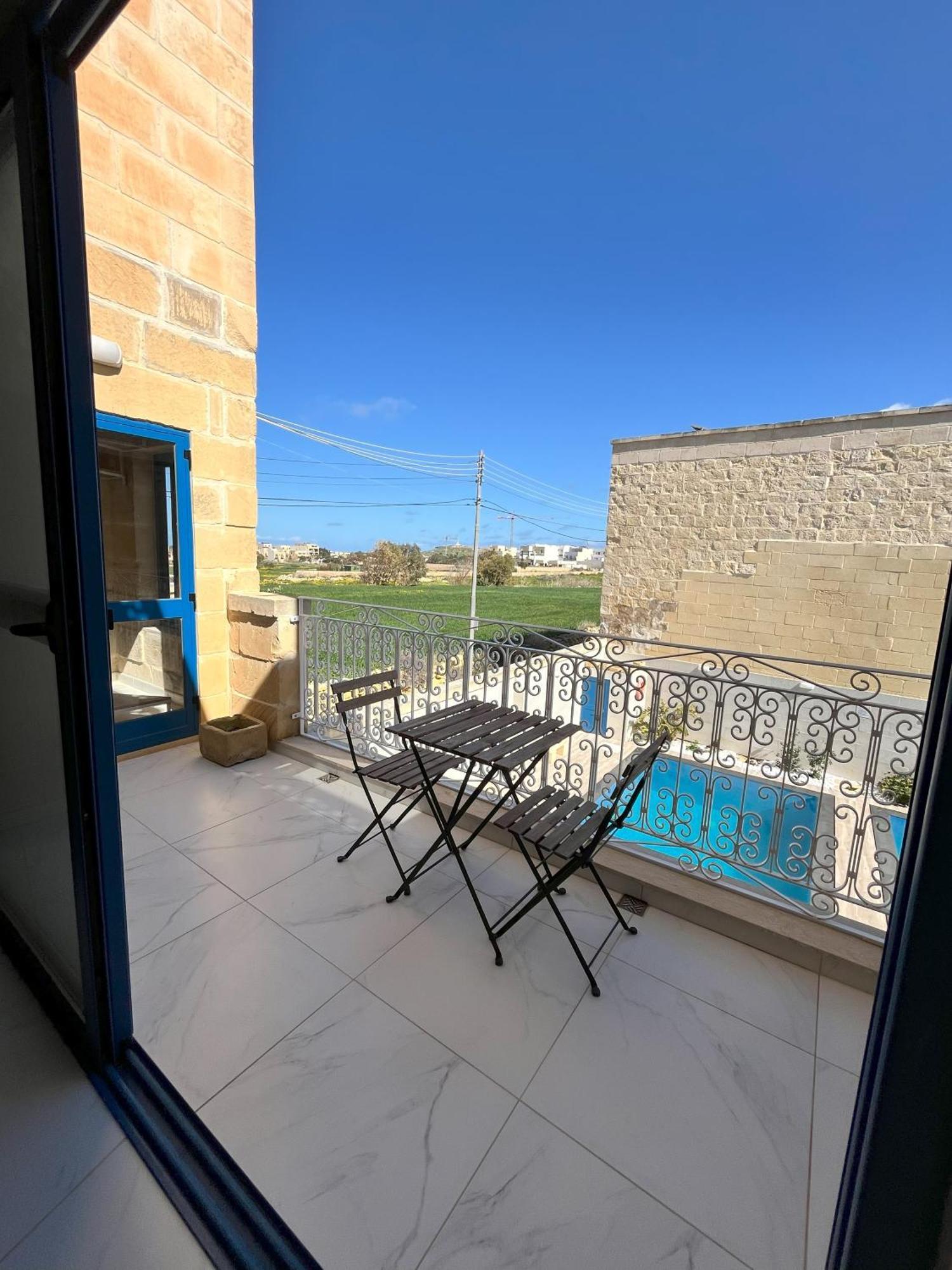 Fiftyfour West Boutique Living Bed and Breakfast Għarb Εξωτερικό φωτογραφία