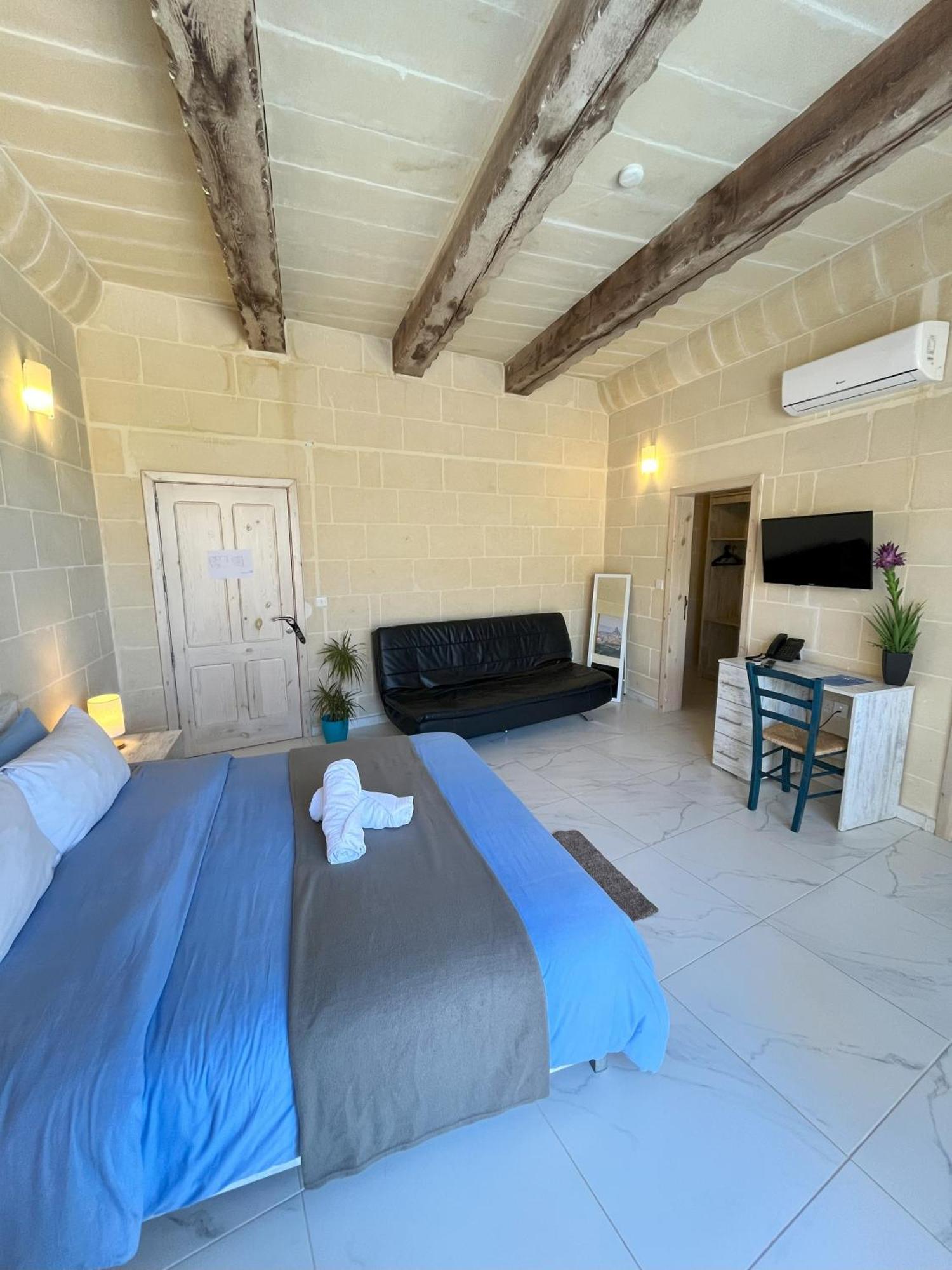 Fiftyfour West Boutique Living Bed and Breakfast Għarb Εξωτερικό φωτογραφία
