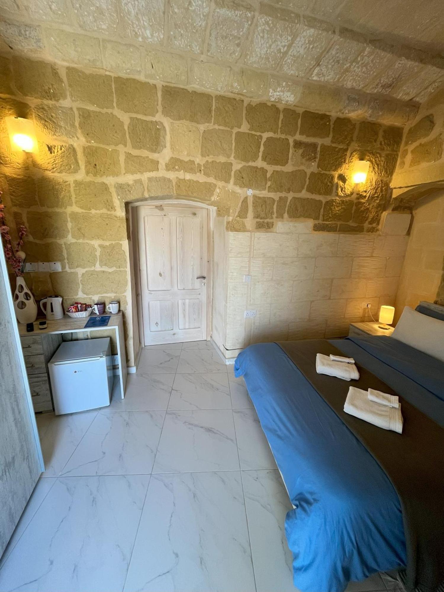 Fiftyfour West Boutique Living Bed and Breakfast Għarb Εξωτερικό φωτογραφία