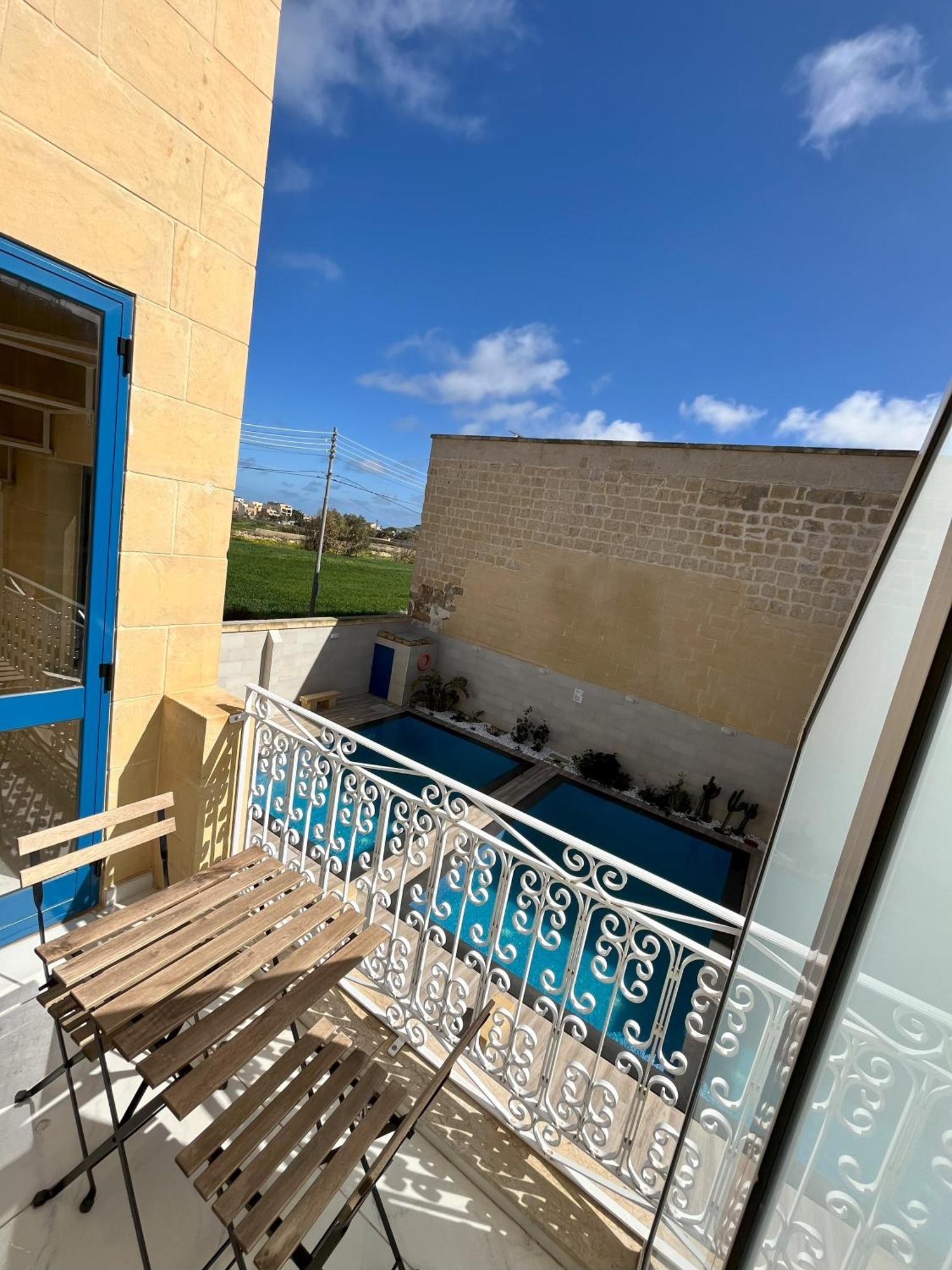 Fiftyfour West Boutique Living Bed and Breakfast Għarb Εξωτερικό φωτογραφία